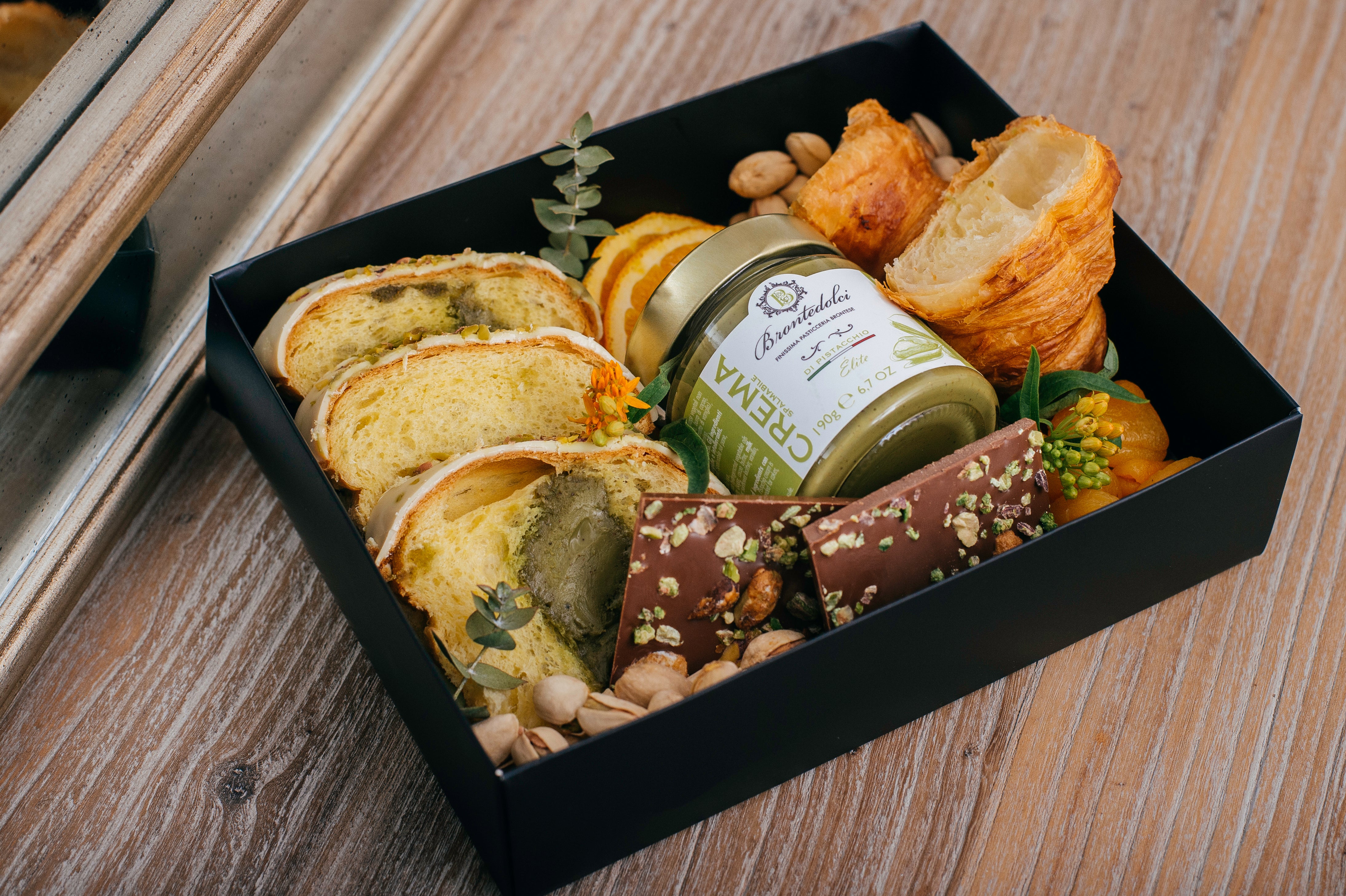 PISTACHIO PLEASURES